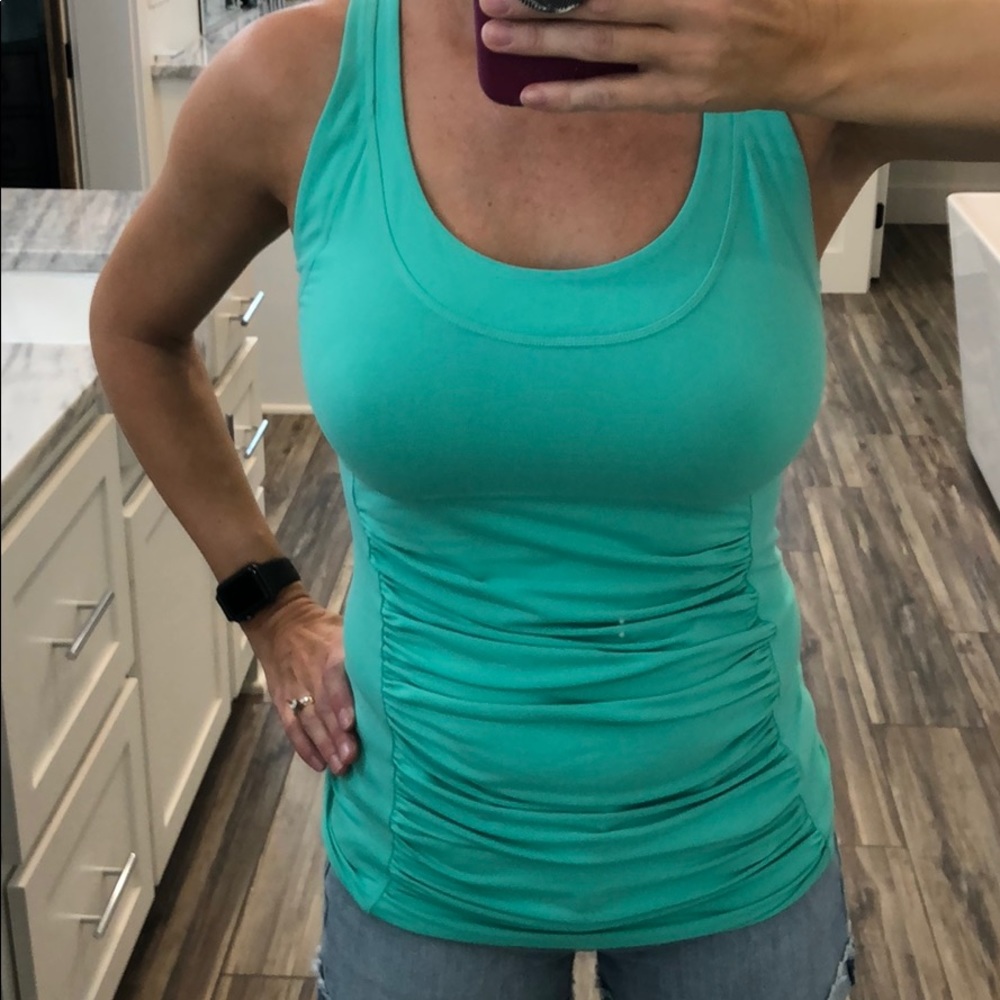 Lucy workout tank top